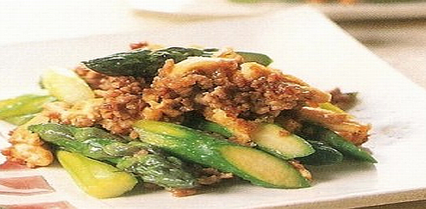 Fried Ground Pork with Asparagus ひき肉とアスパラの炒め物