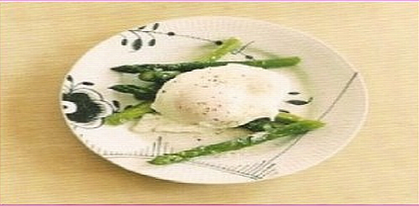 Butter Asparagus with Soft fried Egg