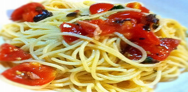 Cold Pasta with Tomato and Basil